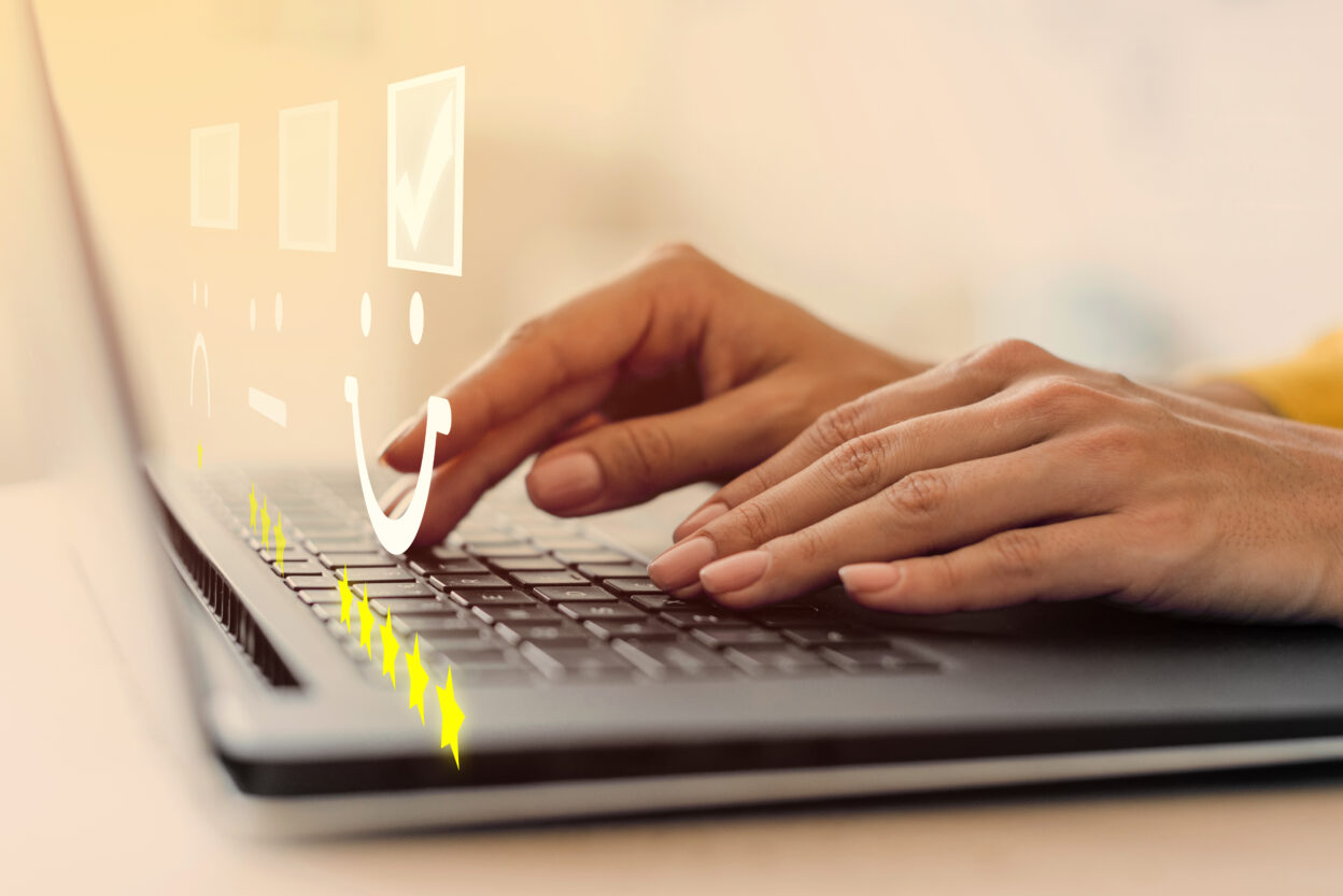 Workleap review concept showing employee feedback ratings and engagement metrics on a laptop